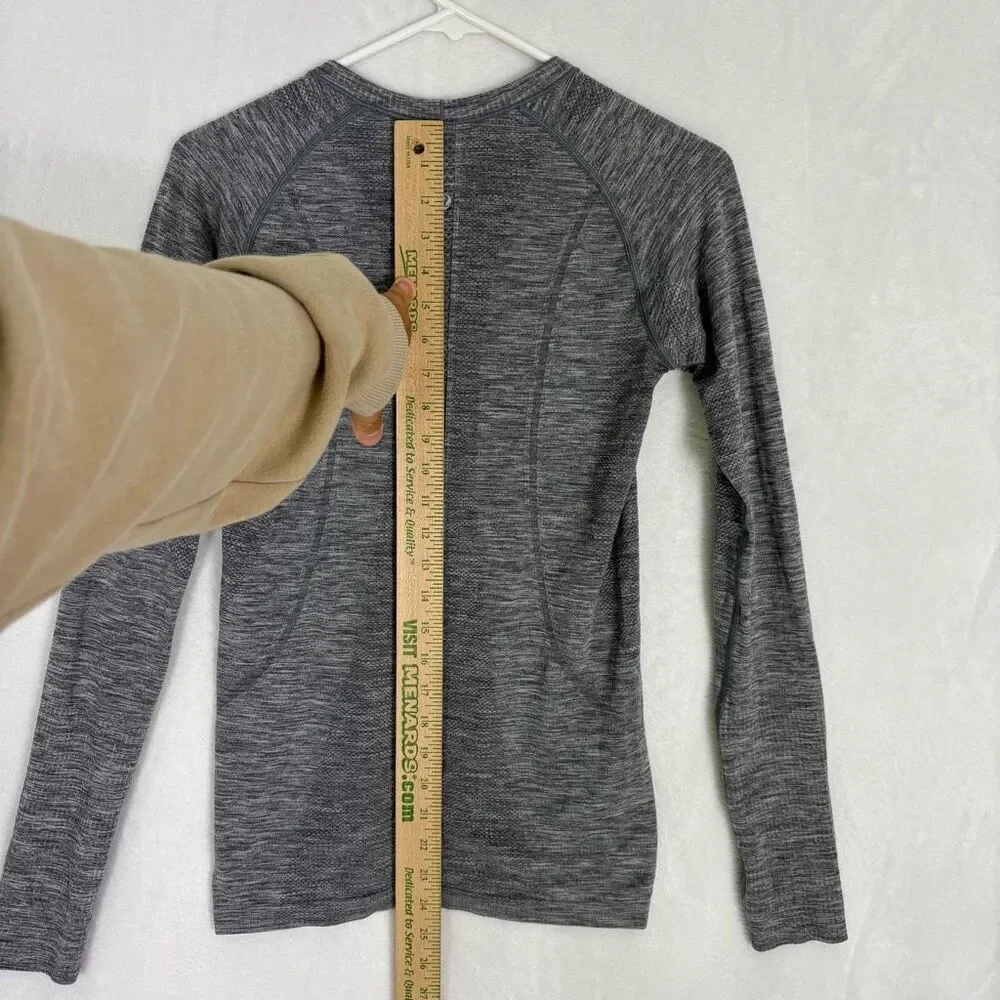 Lululemon Women's Grey Swiftly Tech Long Sleeve‎ Workout Top Size 6